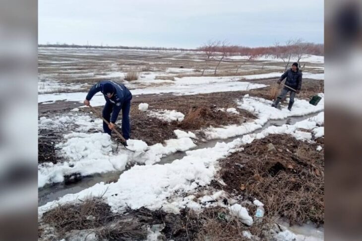 Полицейские СКО борются с паводком