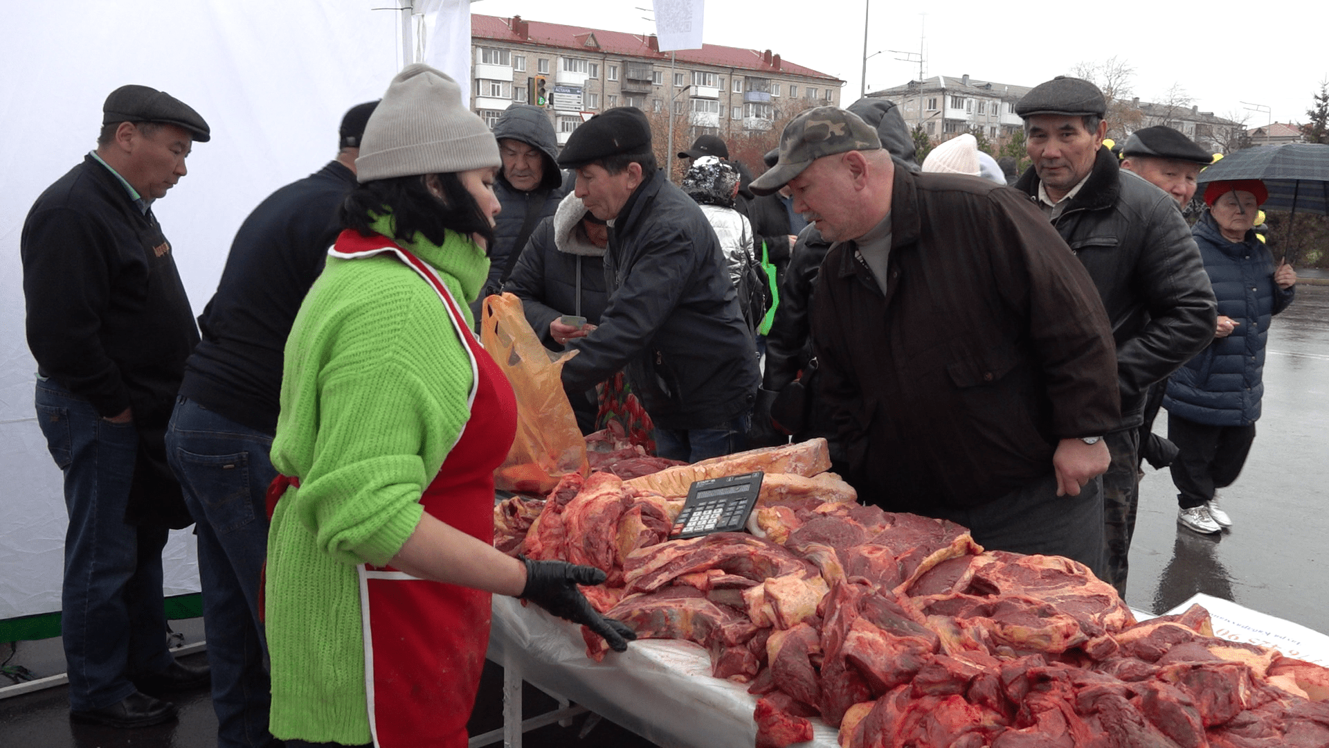 52 тонны мяса привезли на ярмарку в Петропавловск