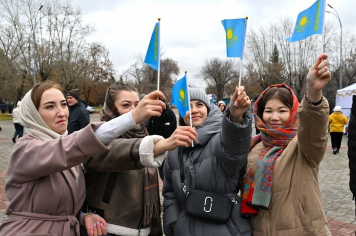 В Петропавловске подняли флаг в День Республики