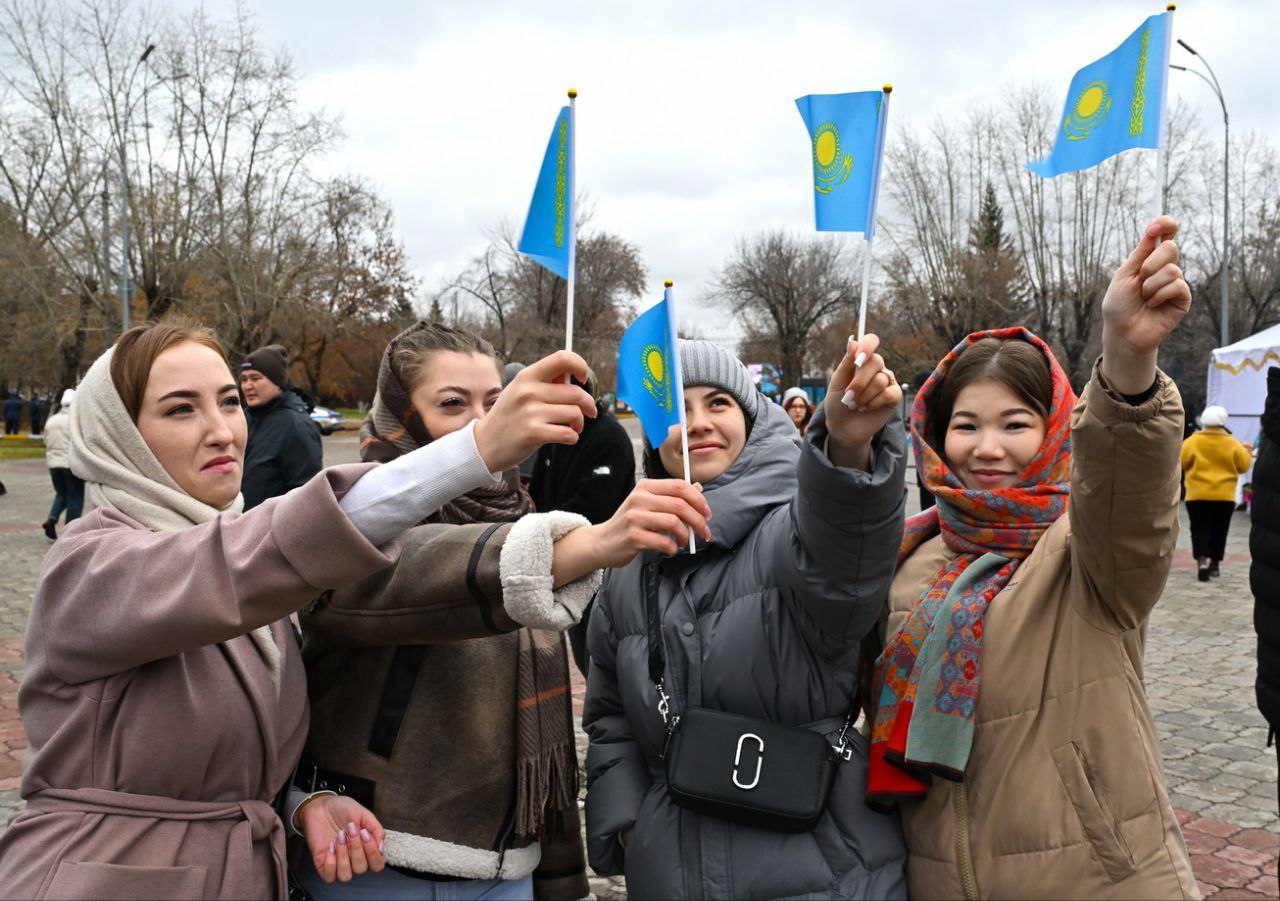 В Петропавловске подняли флаг в День Республики