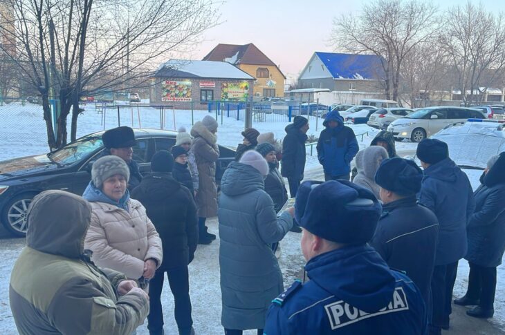 Проблемы дворов обсуждают с полицейскими жители Петропавловска