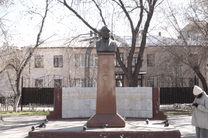 Памятник им. Г. Мусрепова привели в порядок в Петропавловске