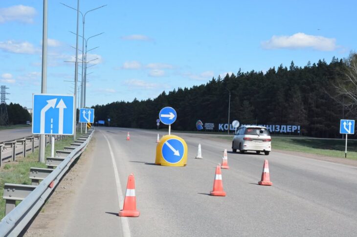 Дорогу перед поворотом на аэропорт в СКО «сузили»