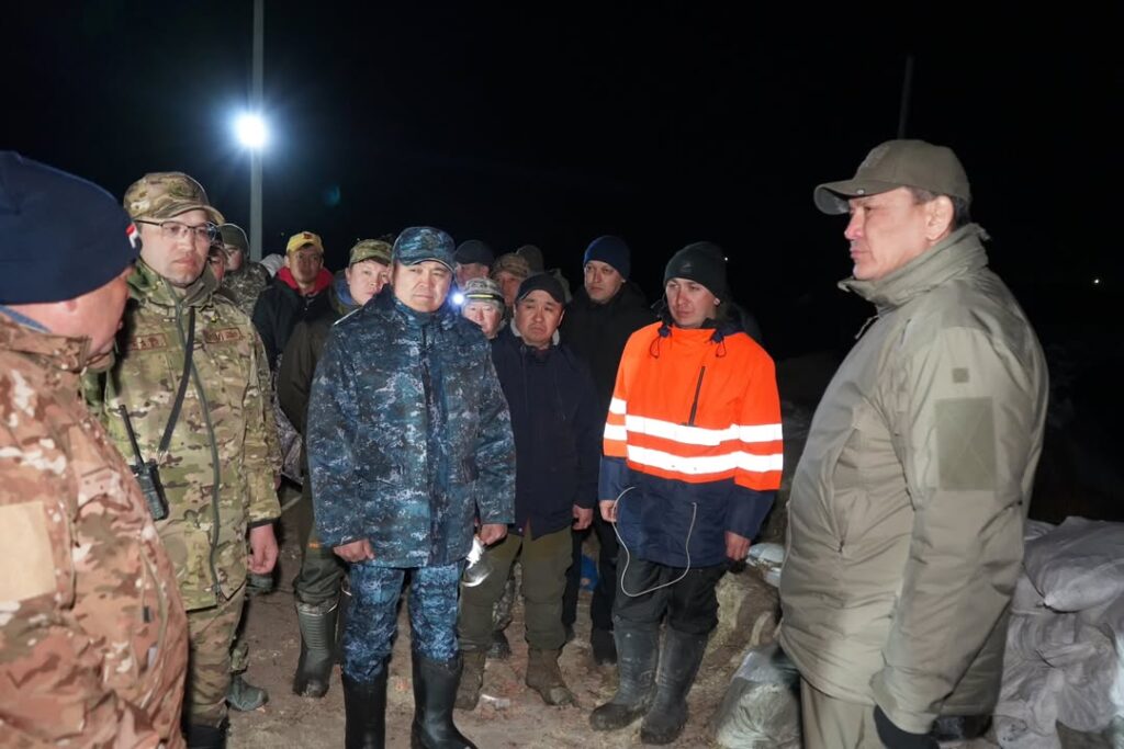 Оперативное совещание провел в Тепличном аким СКО