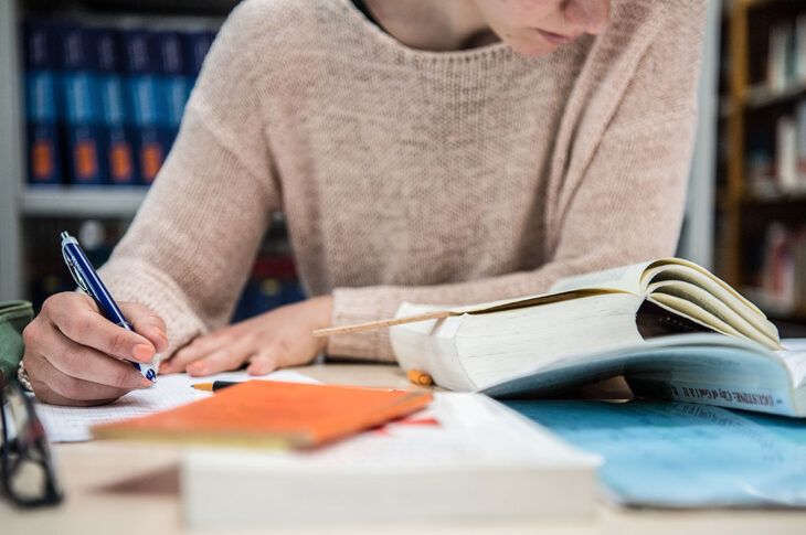 Больше тысячи абитуриентов СКУ получили грант