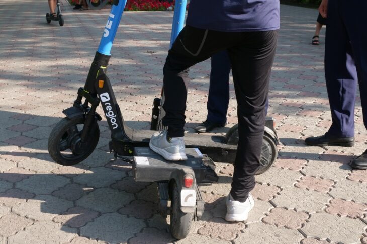 В авариях с электросамокатами пострадали четыре жителя СКО