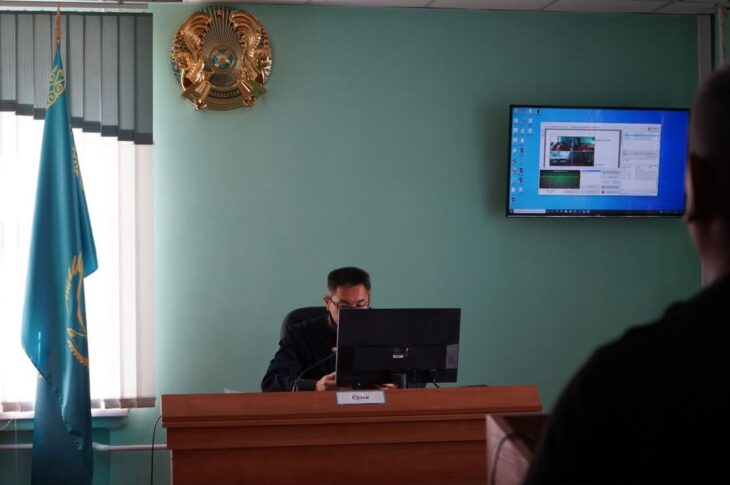 Пинал и ударил в нос – за избиение жены осудили жителя СКО