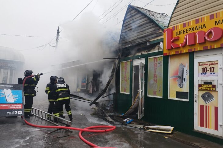 Причину пожара в торговых павильонах назвали в Петропавловске