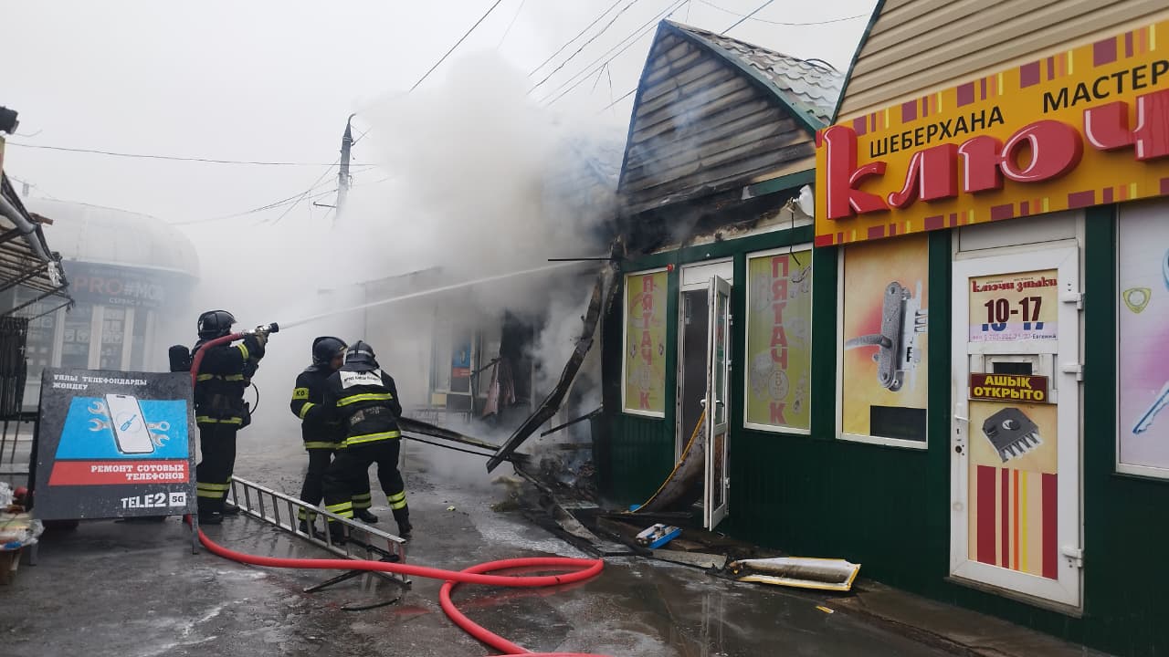 Два крупных пожара ликвидировали в Петропавловске
