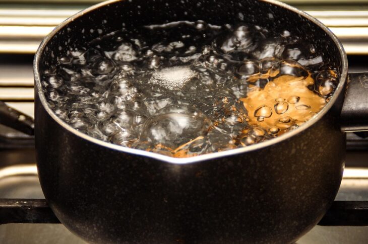 Кипяток в лицо: врачи спасли жителя Петропавловска