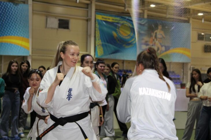 Урок самозащиты провели для женщин Петропавловска