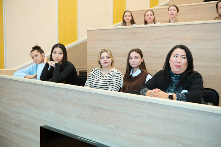 Преподаватели СКУ прошли курсы по современным методам научных исследований