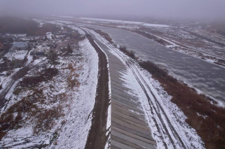 Два футбольных ангара строят в микрорайоне Подгора