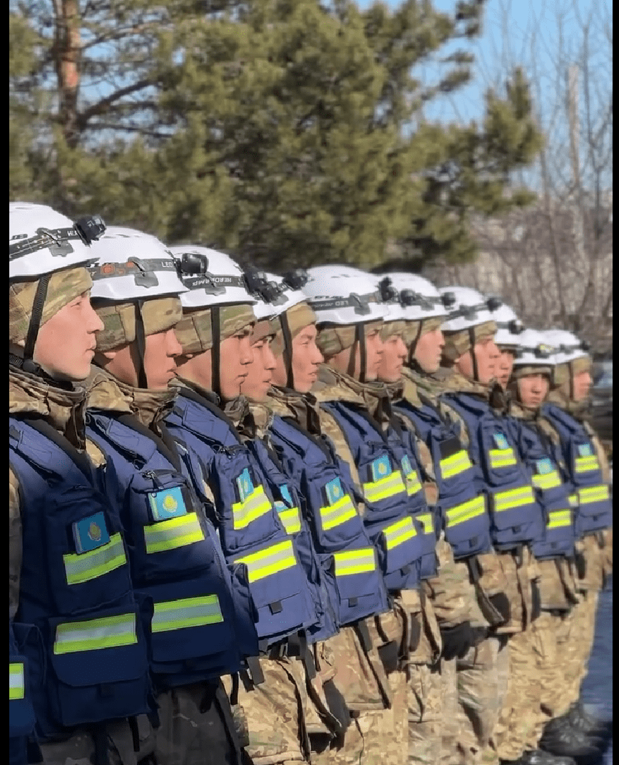 100 военнослужащих прибыли из Алматы в Петропавловск