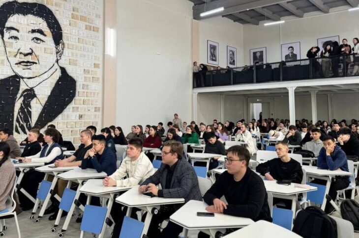 Чемпионки мира в погонах встретились со студентами Петропавловска