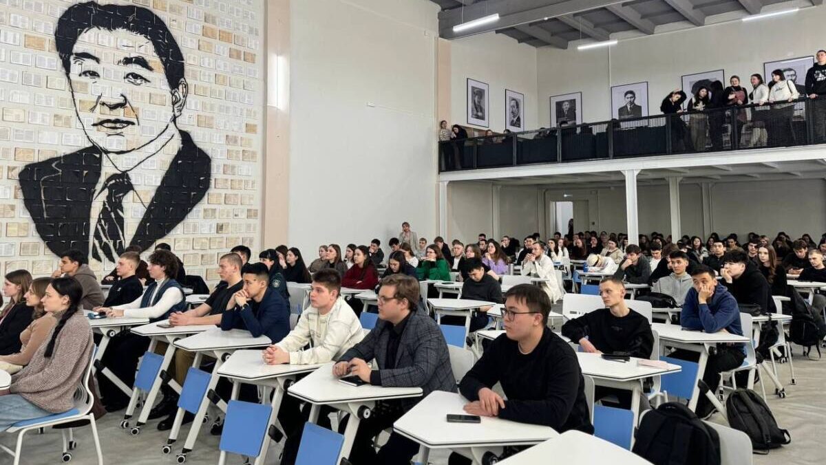 Чемпионки мира в погонах встретились со студентами Петропавловска