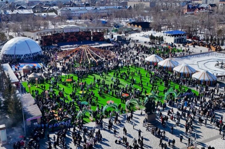 Тысячи жителей Петропавловска вышли на празднование Наурыз мейрамы