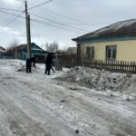 Полицейские помогают одиноким пенсионерам в Петропавловске