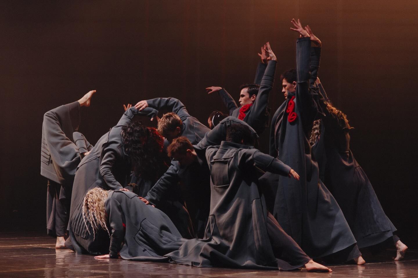 Театр Sensitive представил этнопластический спектакль «Ботай»