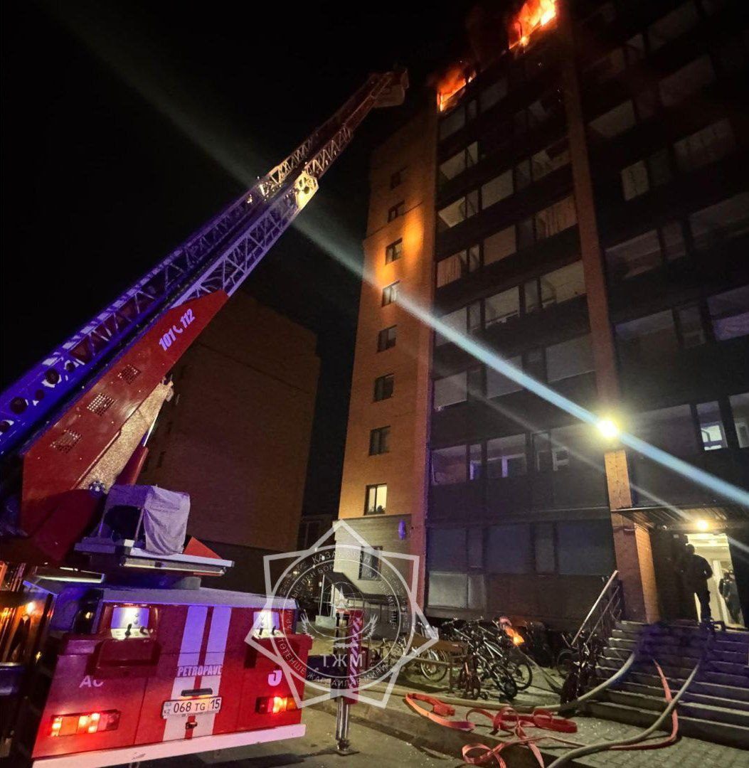 Более 100 человек эвакуировали из многоэтажки в Петропавловске