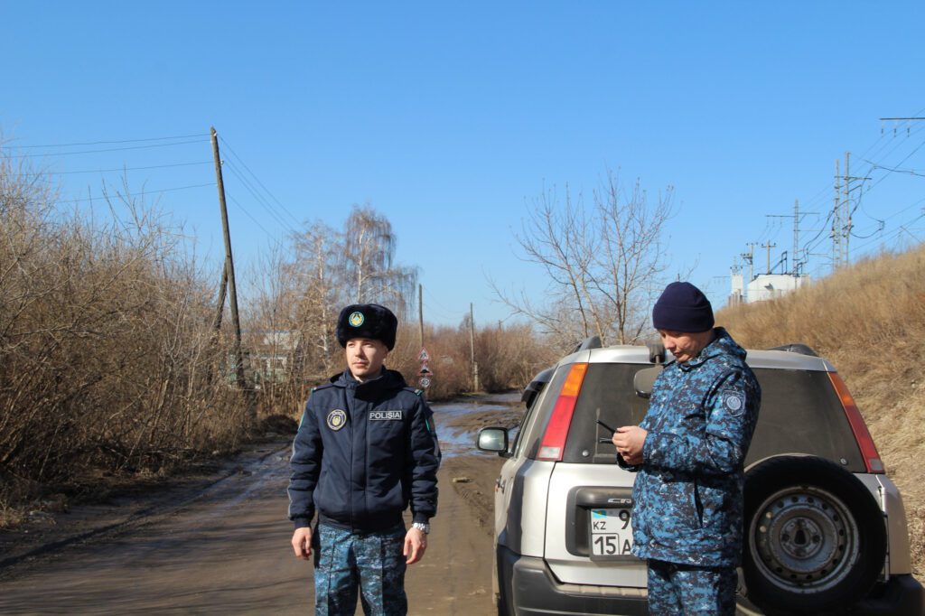 Полицейские патрулируют дачные поселки в Петропавловске