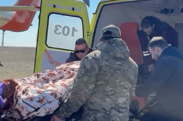 На вертолете доставили пациентку из села в Петропавловск
