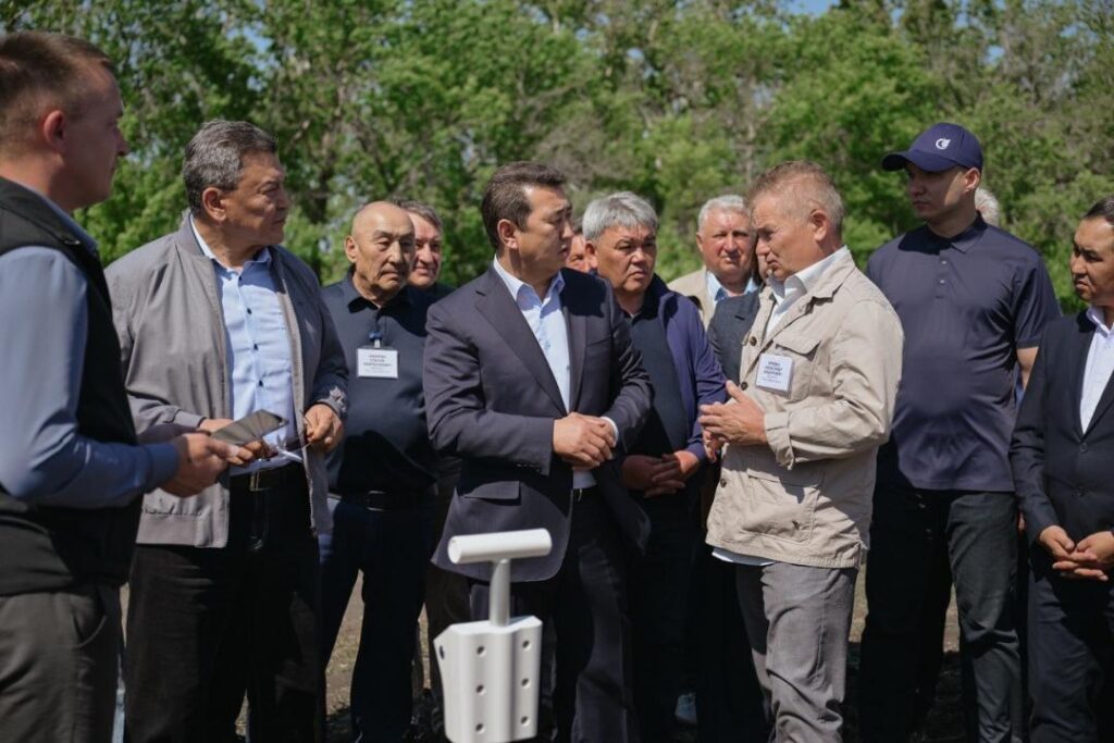 Темпы посевной в СКО оценил министр сельского хозяйства