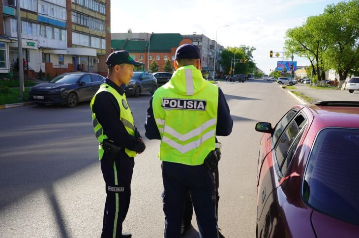 Соцсети за рулем - одно из частых нарушений в СКО