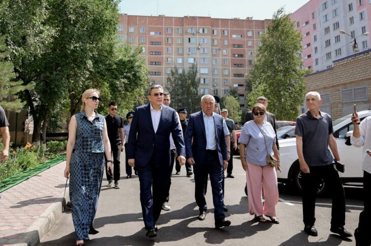 Крупнейший двор Петропавловска посетил аким СКО