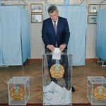 В СКО аким области и Герои Труда проголосовали на выборах в Курултай