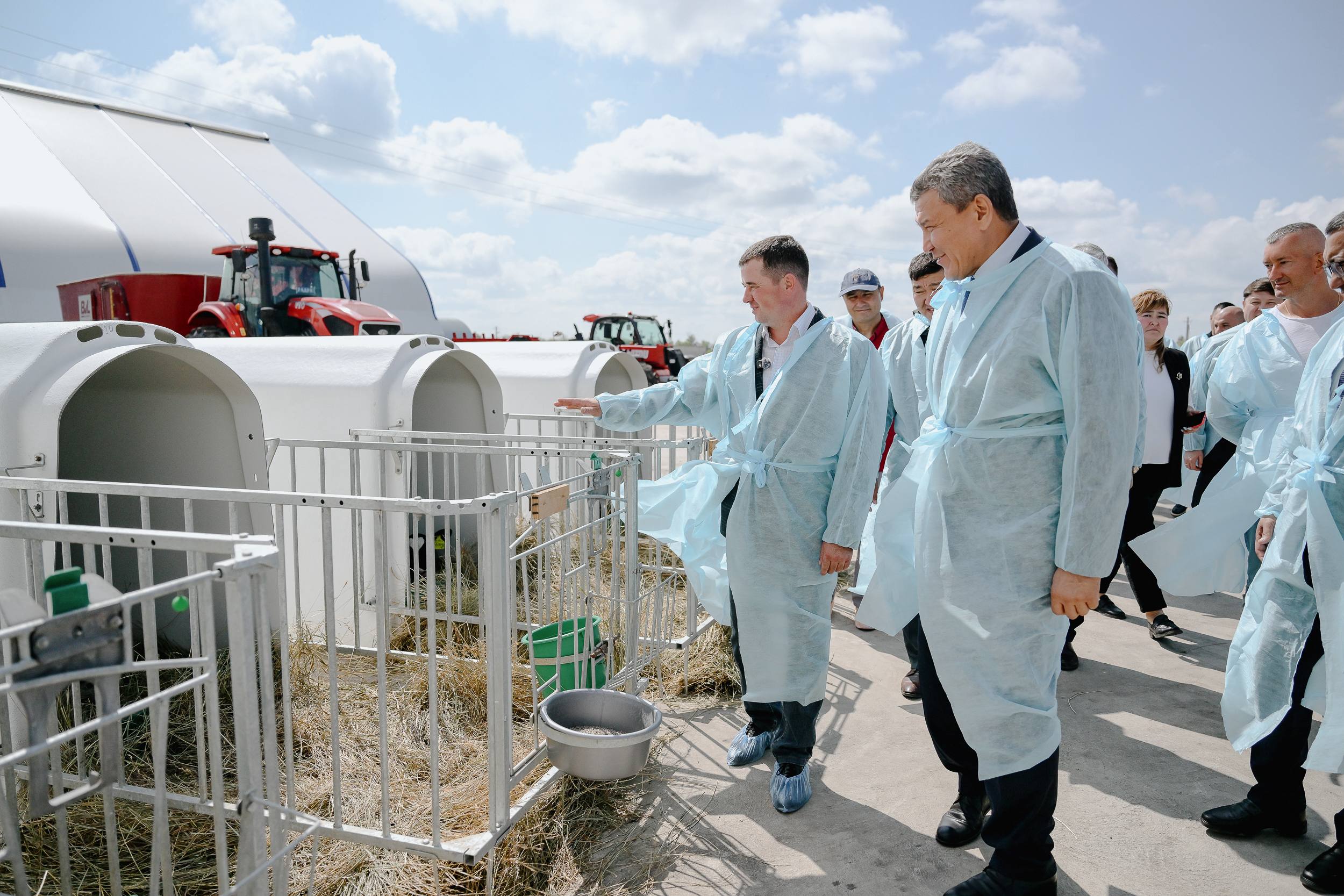 Мегаферму с крупнейшей доильной установкой открыли в СКО