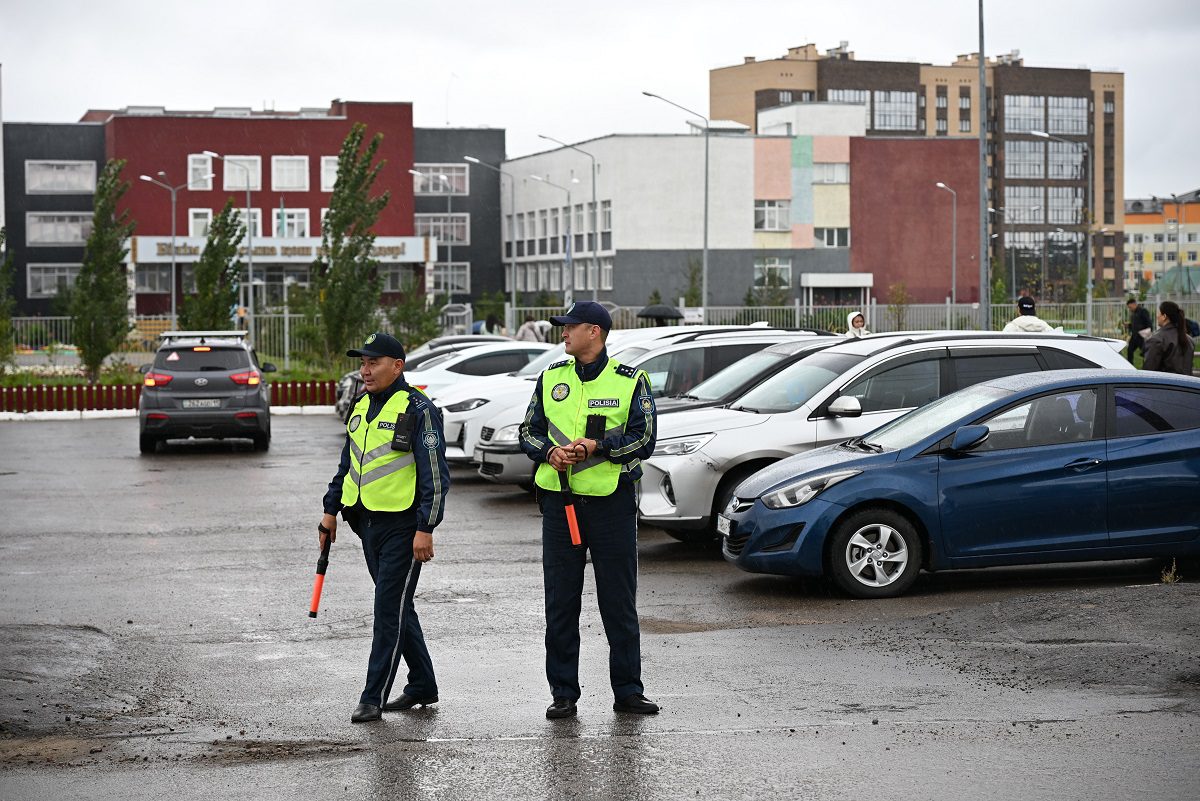 В СКО за каждой школой закрепили полицейских