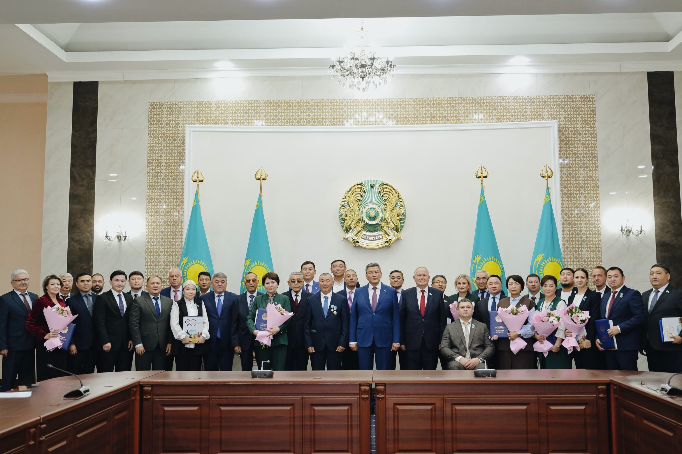 Депутатов маслихата поблагодарил за работу аким СКО